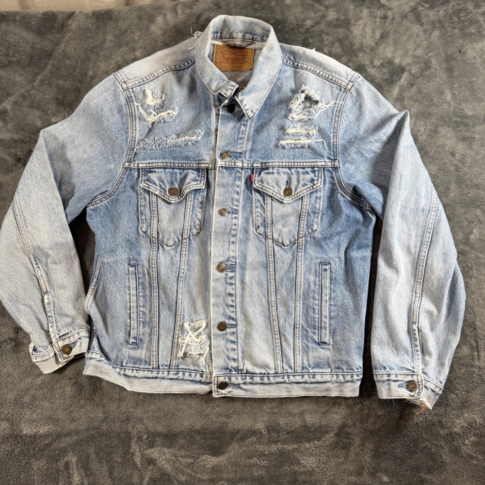 Levis Denim Jacket Mens Distressed Trucker Light Wash Blue 70503-02 Large